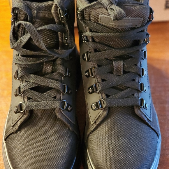 Dr Marteans Boots - Picture 2 of 6